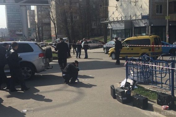 У Києві на місці вбивства бізнесмена побили знімальну групу. Про це повідомляє "24 Канал" .