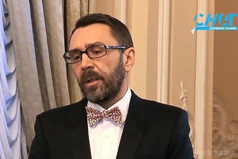 Сергій Шнуров здивував інтелігентним чином з метеликом. Знімок всього за декілька годин зібрав понад 39 тисяч лайків.