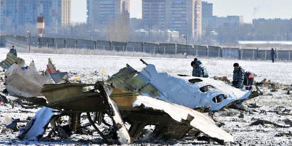МАК назвав причину аварії Боїнга в Ростові-на-Дону. За даними МАК, під час посадки літака автопілот був виключений із-за складних погодних умов, екіпаж садив літак вручну.