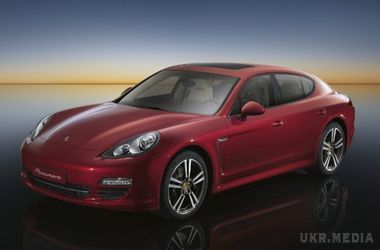 ФОТОФАКТ. У найдорожчому кварталі Лондона помітили Porsche з українськими номерами. Елітну машину "засікли" біля бутіка Bvlgari.