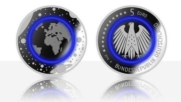 В Мюнхені представлено першу монета номіналом 5 євро. Монета отримала назву «Blue Planet Earth» – блакитна планета Земля, 