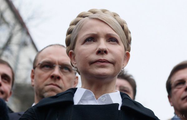 Юлія Тимошенко ініціює ревізію діяльності уряду Яценюка. Вкрадено дуже багато бюджетних коштів.