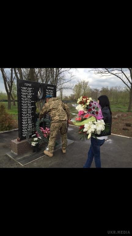 Приходько стала на коліна перед героями АТО: опубліковано відео. Відома українська співачка Анастасія Приходько,15 квітня, стала на коліна перед героями АТО, подякувавши їм за сміливість та відвагу.