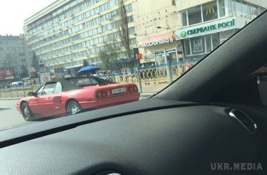 В Україні помічений кабріолет Ferrari Mondial. Не так вже й рідко на дорогах нашої країни можна помітити елітні, а часом і ексклюзивні іномарки. 