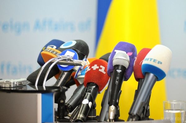 Україна піднялася на 22 місця в рейтингу свободи слова. За рік Україна піднялася в рейтингу свободи преси на 22 позиції і тепер займає 107 місце з 180 країн світу.