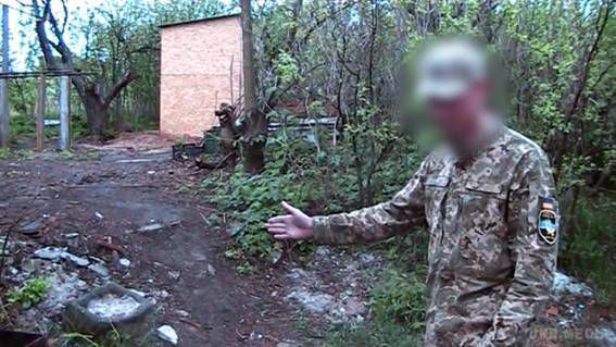 У Донецькій області  військовослужбовці вбили офіцера і повідомили, що він перейшов на сторону "ДНР".  Правоохоронці розкрили вбивство офіцера