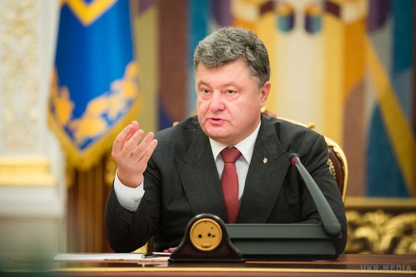 Порошенко вирішив ввести військових капеланів у Збройних Силах України. Президент України Петро Порошенко доручив Міністерству оборони прискорити розробку положення про капеланство в Збройних Силах України та інших силових структурах. 