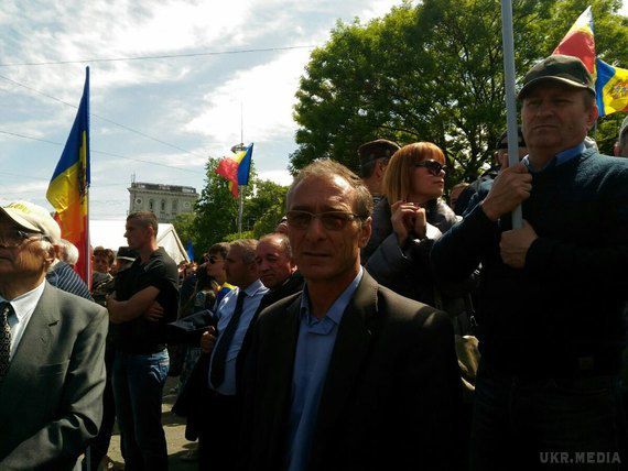 В Кишиневі проходить акція протесту проти нинішньої влади Молдови. Політична партія "Платформа-Гідність і правда" проводить на площі Великих Національних зборів у Кишиневі масову акцію протесту проти нинішньої влади Молдови.