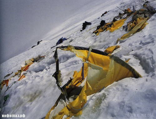 Кладовище на Евересті (не рекомендується перегляд вразливим) фото, відео. Ви напевно звернули увагу на таку інформацію, що Еверест — це, в повному значенні слова, гора смерті.