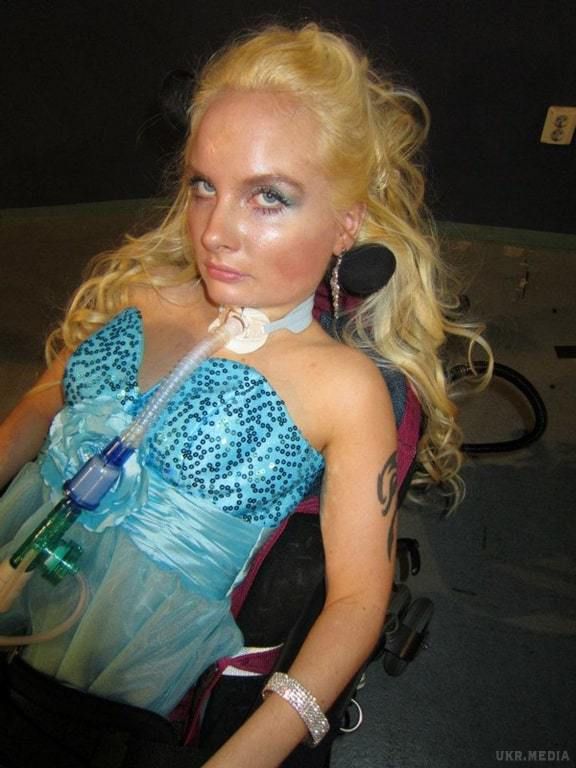 Як Барбі: фінка витратила $14 тисяч, щоб змінити паралізоване тіло (фото). Мешканка міста Гельсінкі витратила 14 тисяч доларів за два роки, щоб змінити своє паралізоване тіло.