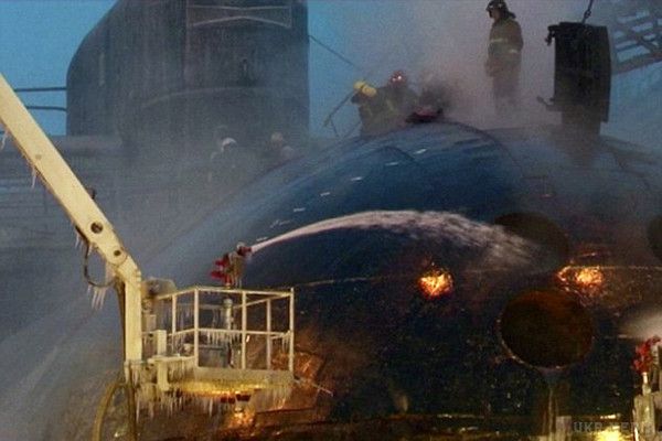 У Росії загорівся атомний підводний човен (ВІДЕО). Російську армію навіть у формально мирний час переслідують невдачі, кожна з яких ризикує стати фатальною для країни в цілому. 