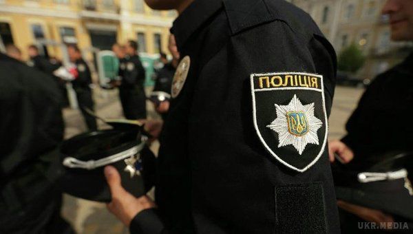  Грабіжники  у Запоріжжі  кинули гранату у поліцейських. У Запоріжжі зловмисники намагалися пограбувати відділення "МетаБанку" в Шевченківському районі.