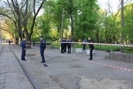 В Одесі знайшли гранати (фото). На місці знахідки працюють експерти та слідчо-оперативна група поліції.