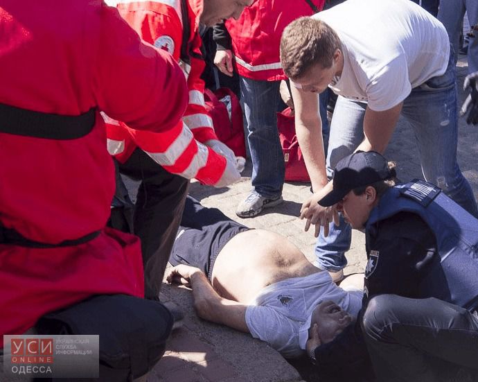 На Куликовому полі з'явилися постраждалі: опубліковано фото.  Медики намагалися допомогти але не змогли.