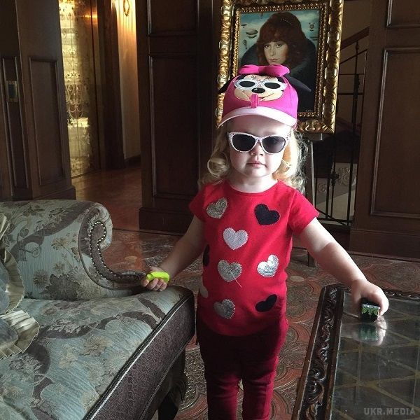 Примадонна з задоволенням Алла Пугачова показала підрослих дітей. Пугачова похвалилася свіжими фотографіями своїх дітей у своєму Instagram.