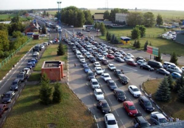 На українсько-польському кордоні утворився затор із 900 автомобілів. Ранок 6 травня на кордоні між Україною та Польщею почався з величезних пробок. У черзі вишикувалися понад 800 автомобілів