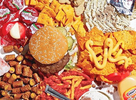 Сімнадцять продуктів, здатних вбити людину. Лікарі склали список продуктів , вживання яких максимально наближає нас до смерті.