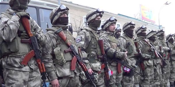 У Харкові на поліцейську базу закинули вибуховий пристрій. На базі роти поліції особливого призначення вночі стався вибух, обійшлося без жертв.