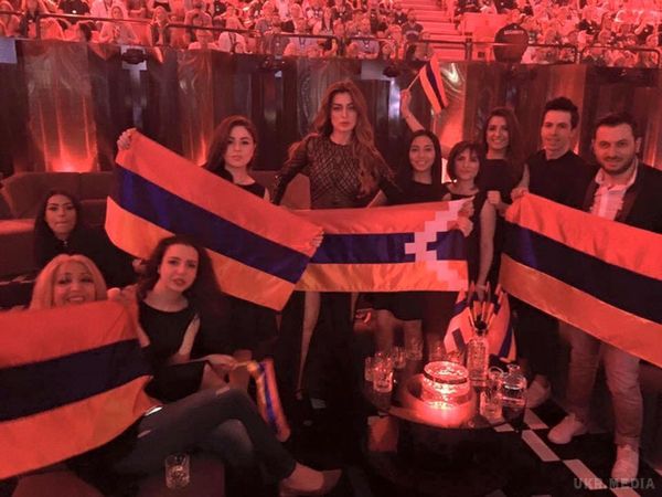 Євробачення 2016: представниця Вірменії виявилася сепаратистка (фото, відео). 10 травня в Стокгольмі відбувся перший півфінал «Євробачення-2016». Як і годиться цього міжнародного конкурсу, без сканадла не обійшлося.