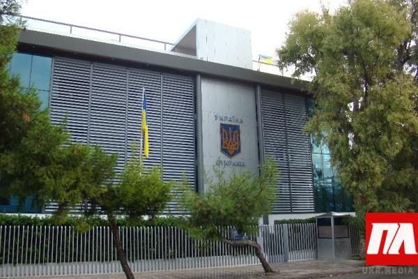 У Греції за фінансові піраміди заарештували почесного консула України - ЗМІ. У Греції поліція знешкодила транснаціональну злочинну групу, яка протягом десяти років займалася будівництвом" фінансових пірамід. Серед затриманих опинився і почесний консул України.