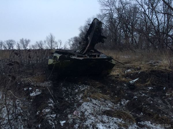 На Донбасі несподівано підірвався російський танк, який турбував українських бійців. Оскільки бойовики почали використовувати танки для обстрілу позицій ЗСУ, була сформована і відправлена на непідконтрольну українським військам територію група бійців зі спецзавданням
