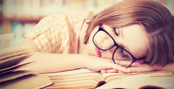 14 причин, по яких ти весь час відчуваєш втому