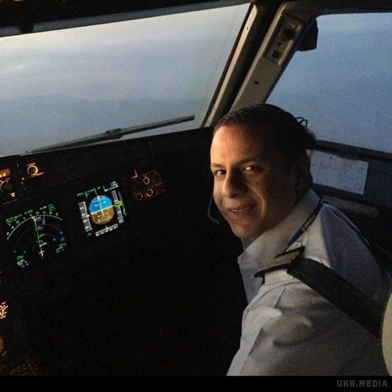 Літак, який летів з Парижа в Каїр, впав у Середземне море (фото). Вранці у четвер, 19 травня, з радарів диспетчерів зник літак EgyptAir, що виконував рейс з Парижа в Каїр. 