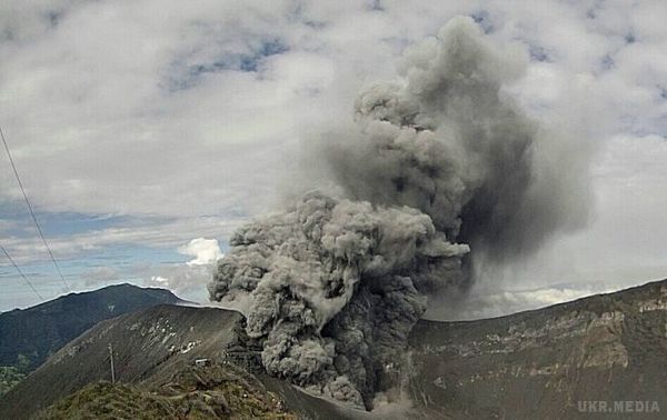 В Коста-Ріко почалося виверження вулкана: сотні людей опинилися в лікарні. Вулканічні викиди коста-риканського вулкана Турріальба загрожують здоров'я жителів столиці.