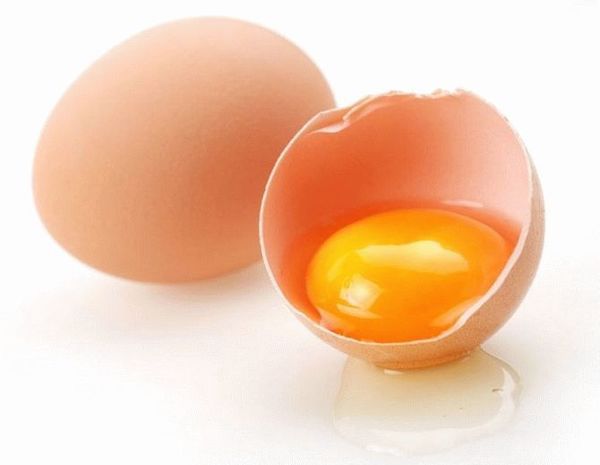 Як перевірити курячі яйця. Курячі яйця — один з тих продуктів, які важко перевірити на свіжість відразу в магазині або на ринку.