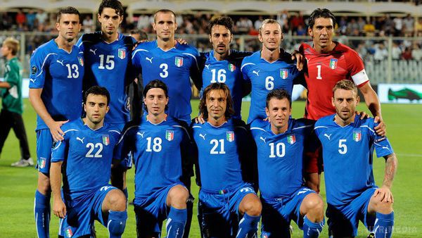 В Італії оголосили списки претендентів які претендують на участь у Євро-2016. Головний тренер збірної Італії Антоніо Конте назвав розширений список з 30 футболістів, які хочуть взяти участь у Євро-2016.