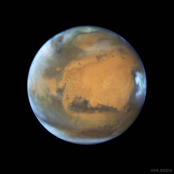 Астрономи розкрили таємницю гігантської хмари на Марсі. Вперше хмара, яка розташовувалася на аномальній висоті, була виявлена астрономами-любителями у 2012 році.
