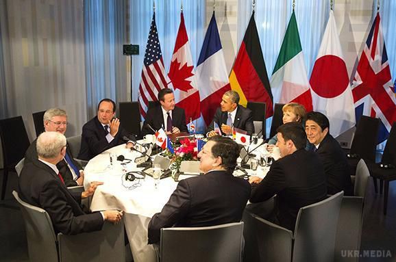 В Японії  на саміті G7 обговорили Україну. Президент США Барак Обама заявляє, що країни "Великої сімки" повинні продовжувати домагатися вирішитиу ситуації в Україні, де спостерігається високий рівень насильства.