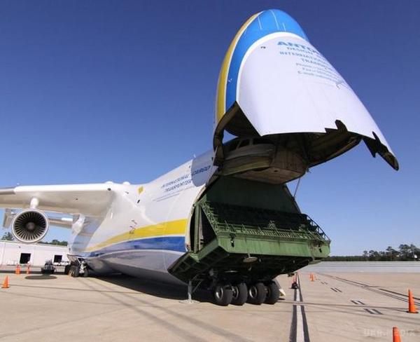 "Антонов" поставить "на конвеєр" найбільший у світі літак. Керівництво "Антонова" розглядає варіант серійного випуску найбільшого в світі авіалайнера.