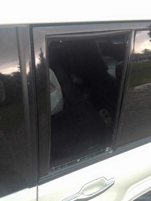 У Харкові розбили авто і пограбували екс-міністра Швайку (ФОТО). З машини вкрали планшет.