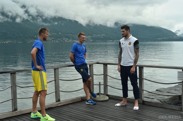 Збірна України прибула до Швейцарії на другий етап підготовки до Євро-2016. Команда Михайла Фоменка змінила країну і продовжить тренування.