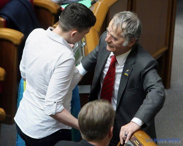 Савченко назвала Ради базаром і зізналася, що відчуває себе там добре (фото, відео). Надія Савченко дебютувала в ролі народного депутата.