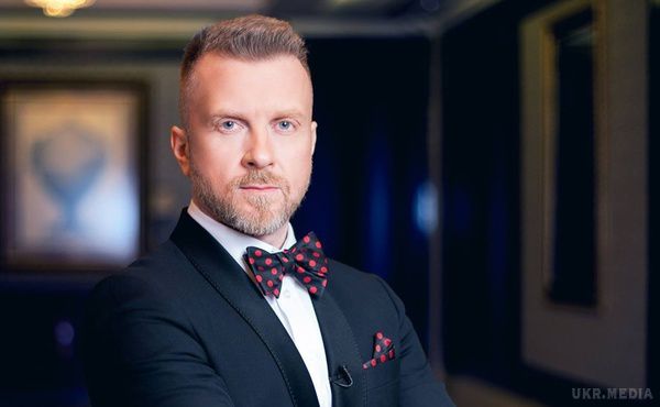 Антон Мухарський отримав головну роль в серіалі «Співачка». Телеканал "Україна" розпочав зйомки основних сцен нової 100-серійної авантюрної мелодрами власного виробництва «Співачка».