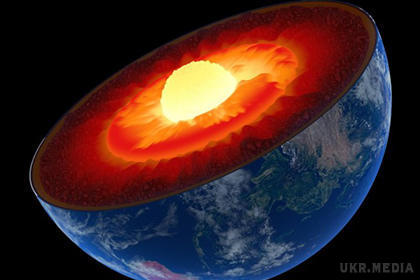 Як виглядає Земля зсередини: фізики показали, що відбувається в надрах планети (фото). Фахівці-фізики, змогли зазирнути всередину нашої планети і розповіли про те, як виглядає Земля зсередини.