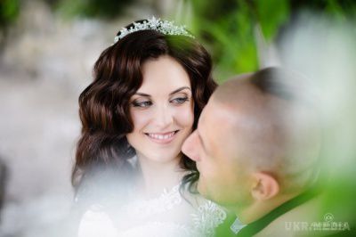 У мережі з'явилися фото з весілля буковинського козака Михайла Гаврилюка. У мережі з'явилися весільні фото нардепа Михайла Гаврилюка, більш відомого, як козак Гаврилюк, з молодою дружиною.