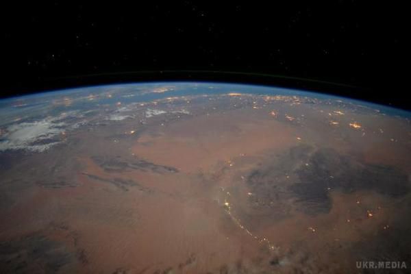 Астронавт ESA опублікував фото Сахари з космосу. Знімок був зроблений з борту МКС.