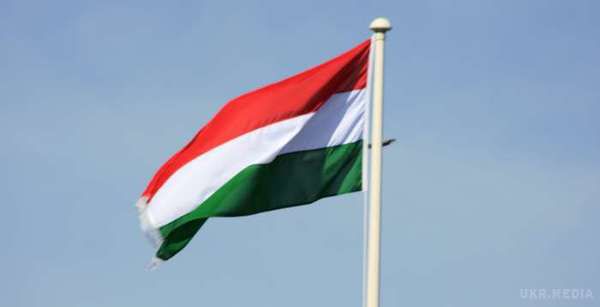  На Закарпатті Угорщина підтримує сепаратистів. Біля західних кордонів України розпочинається створення нових народних республік