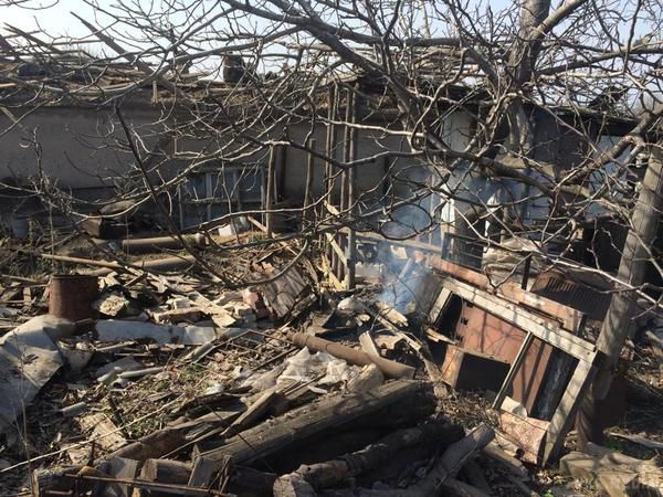 Бойовики частково взяли під контроль "сіру зону"- журналіст Роман Бочкала. Терористи просуваються вперед в районі Зайцевого, що на Донбасі. 