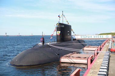 Сили НАТО перехопили російський човен – ЗМІ. Корабель ВМС Великобританії супроводжує російський підводний човен в Північному морі, передає телеканал Sky News.
