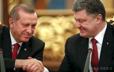 Порошенко: Туреччина готова відправити спецлітак. Туреччина готова скерувати літак для гасіння пожежі, заявив Президент.