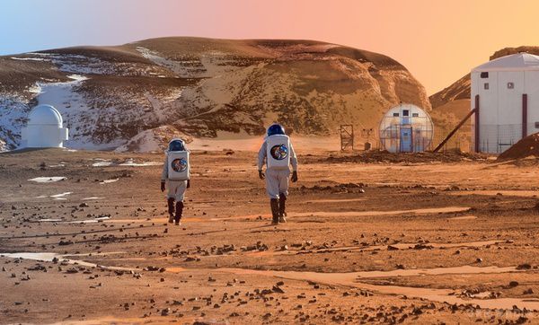 NASA відбирає добровольців для колонізації Марса. NASA планує до 2030 року розпочати широку кампанію по колонізації Марса, яка триватиме близько року.