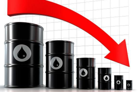 Світові ціни на нафту продовжили стрімке падіння. Світові ціни на нафту продовжили падіння. Еталонна Brent здешевіла на 0,9%, американська WTI – на 1,2%. Інвестори побоюються, що вихід Британії з ЄС підірве попит на нафту.