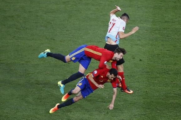 Євро-2016. Результат матчу Іспанія - Туреччина, перемога Іспанії. Завершився матч другого туру чемпіонату Європи з футболу у групі D Іспанія - Туреччина.