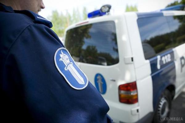 Перестрілка в Фінляндії: убитий один поліцейський. Чоловік, який знаходився всередині оточеного будинку, відкрив вогонь по поліції.