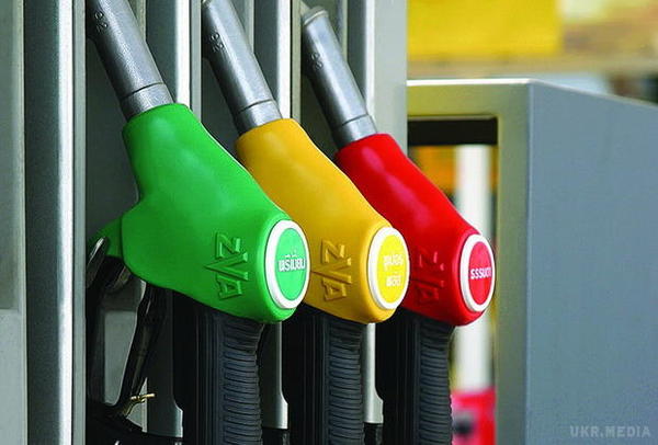 В Україні очікується різке подорожчання бензину. Автолюбителі будуть «в захваті» від нових цінників на вітчизняних АЗС.