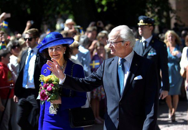 Король і королева Швеції відзначили 40-річчя свого шлюбу (фото). Король і королева Швеції відзначили 40-річчя свого шлюбу у вузькому колі родичів і знайомих